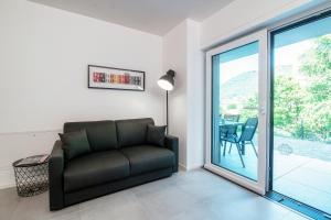 A seating area at My Venini - by MyHomeInComo