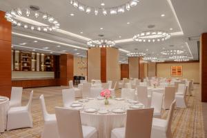 Restaurace v ubytování Hyatt Regency Chandigarh + 37 fotografií