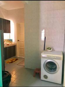 Salle de bains dans l'établissement Homestay Tok Wan Puchong Utama