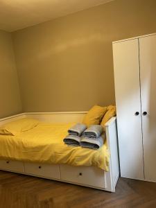 Postel nebo postele na pokoji v ubytování Comfortabel tot rust komen in het Veluwse bos
