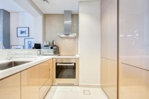 Gallery image of Maison Privee - Cool Dubai Apt next Burj Khalifa & Design District in Dubai