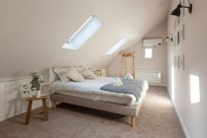 Ліжко або ліжка в номері Travel Homes - The Parc, next to Champ de Mars