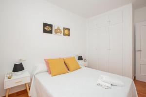 A bed or beds in a room at Cristina III