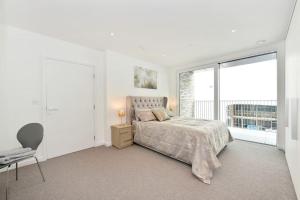 Foto dalla galleria di Luxury, Spacious, king size beds with parking a Londra