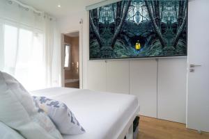 Telewizja i/lub zestaw kina domowego w obiekcie Townhouse El Romeral