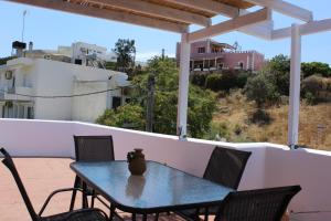 Balkón alebo terasa v ubytovaní Dimokritos Apartment
