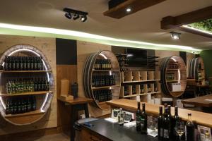 Salon ili bar u objektu Weingut Buschenschank Schneiderannerl