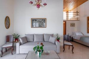 Ruang duduk di Manos Home