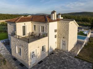 Bazén v ubytování Whitestone Villa nebo v jeho okolí