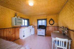 Kitchen o kitchenette sa LeVar - Rustic style accommodation with Mod Cons