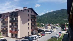 En generel udsigt til bjerge eller udsigt til bjerge taget fra lejligheden