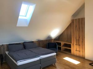 Postel nebo postele na pokoji v ubytování Apartmán O18 - Kleč