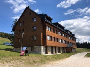 Budova, kde se apartmán nachází