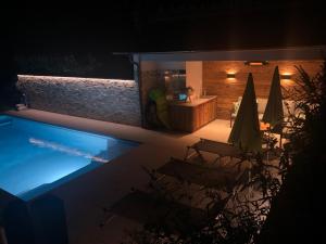 The swimming pool at or close to Bio-Familienbauernhof Grubsteighof
