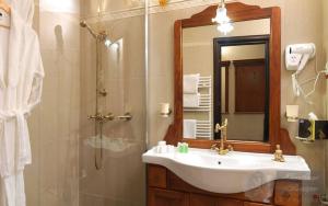 Ванная комната в La Favorita Guesthouse Boutique +51 фотография