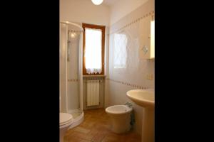 Bathroom sa Podere San Bono