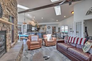Gallery image of Modern Flagstaff Home Deck, Patio and Fire Pit in Mountainaire