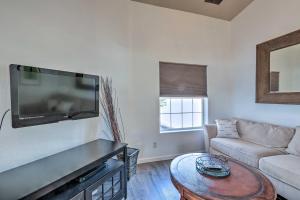 Gallery image of Modern Flagstaff Home Deck, Patio and Fire Pit in Mountainaire