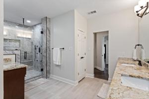 A bathroom at Newly Renovated Private Ranch Get-A-Way