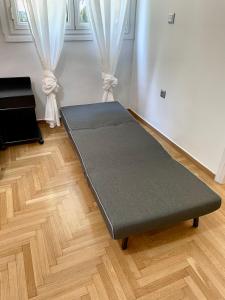 Posteľ alebo postele v izbe v ubytovaní Lycabettus Luxury Cave greendom