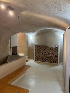 Photo de la galerie de l'établissement Suite "chalet" dans maison de village, à La Brigue 7 autres photos