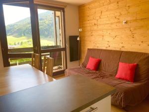 Posedenie v ubytovaní Duplex 6 pers avec balcon plein sud à Villard-de-Lans, proche village et navettes gratuites - FR-1-515-130