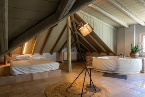 Кровать или кровати в номере Gold Sun Villas