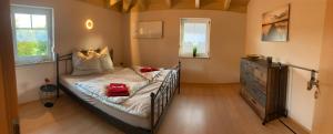 Postel nebo postele na pokoji v ubytování Villa Toskana Wohnung 1