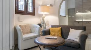 A seating area at Eleganza in Centro sul Lago - Anguillara Sabazia