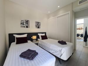 Posteľ alebo postele v izbe v ubytovaní Hillside Luxury Villas by NRAS