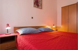 Posteľ alebo postele v izbe v ubytovaní Lovely Apartment In Valbandon