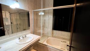 Bagno di Johnscher by SJ - San Juan Curitiba