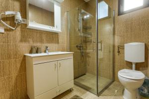 O baie la Apartmani Stojanović Zlatibor +76 fotografii