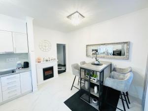 Η κουζίνα ή μικρή κουζίνα στο Apartment "Mimoza 1" self check-in, self check-out