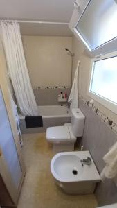 A bathroom at Ático Roquetas