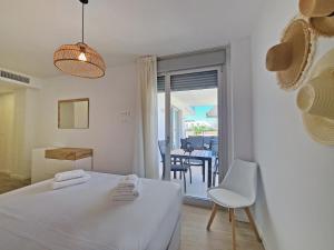 Posteľ alebo postele v izbe v ubytovaní Marina Real Apartments by NRAS