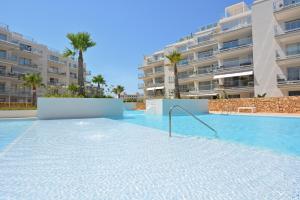 Bazén v ubytovaní Marina Real Apartments by NRAS alebo v jeho blízkosti