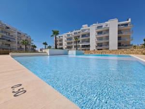 Bazén v ubytovaní Marina Real Apartments by NRAS alebo v jeho blízkosti