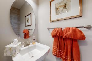 Koupelna v ubytování Bayside Resort -21408 Sweetwater Square + 32 fotografií