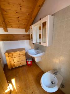 Kúpeľňa v ubytovaní Casa Fiemme Panchià + 16 fotografií