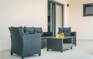 Χώρος καθιστικού στο Cozy Home In Prodol With Wifi