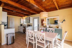 Imagen de la galería de Lisa Lu by Oak Island Accommodations, en Oak Island