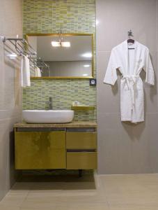 A bathroom at Best Western Plus Soaho Douala Airport