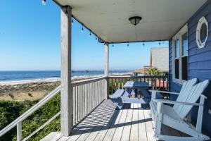 Afbeelding uit fotogalerij van 1 4 Us by Oak Island Accommodations in Oak Island +143 foto's