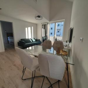 Posedenie v ubytovaní Villa Maboka