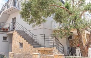 Budova, kde se apartmán nachází + 13 fotografií
