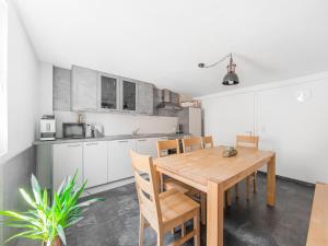 Gallery image of Modern Apartment in Herbolzheim with Extensive Kitchen in Herbolzheim