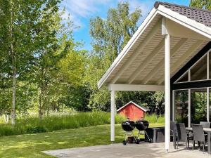 Gallery image of 18 person holiday home in H jby in Højby