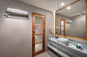 Koupelna v ubytování Aston Inn Jemursari + 17 fotografií