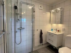 Koupelna v ubytování Holiday home Skärhamn VII